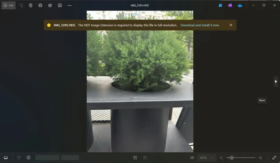 Windows Photos without HEIF codecs: yellow banner asks for HEIF Image Extensions